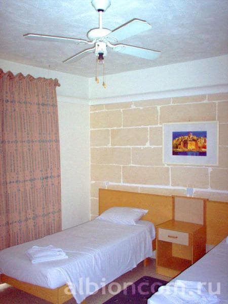 Летняя школа IELS Malta. 2-местная спальня в резиденции Il-Meril