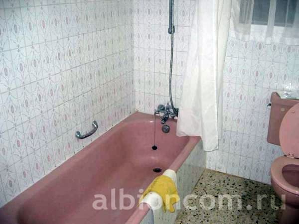 Ванная комната в резиденции летнего лагеря International House на Мальте
