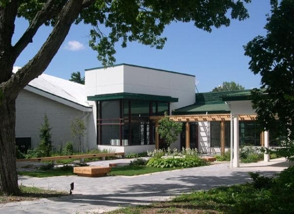 Lakefield School - главное здание