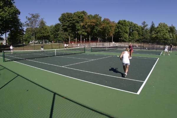 Lakefield School - теннисные корты