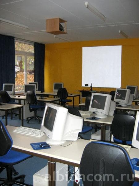 Детский языковой центр Reimlingen на базе школы St. Albert. Компьютерный класс