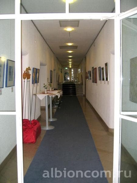 Детский языковой центр Reimlingen на базе школы St. Albert. Школьный коридор