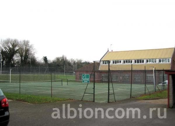 Летняя школа в Рамсгейте St.Lawrence College - теннисные корты