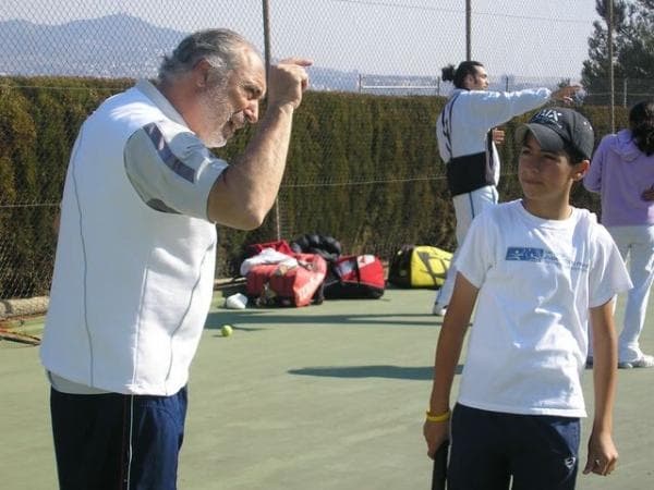 Bruguera Tennis Academy - Луис и Серджио Бургуэра на кортах