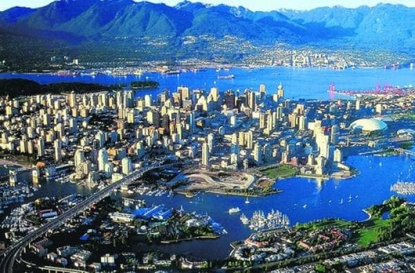 Каникулы в Канаде. Летние программы в Ванкувере. Вид на город