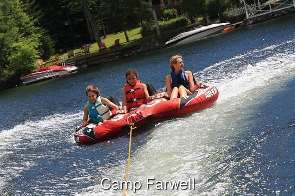 Летний лагерь для девочек в США - Camp Farwell. Отдых на воде.