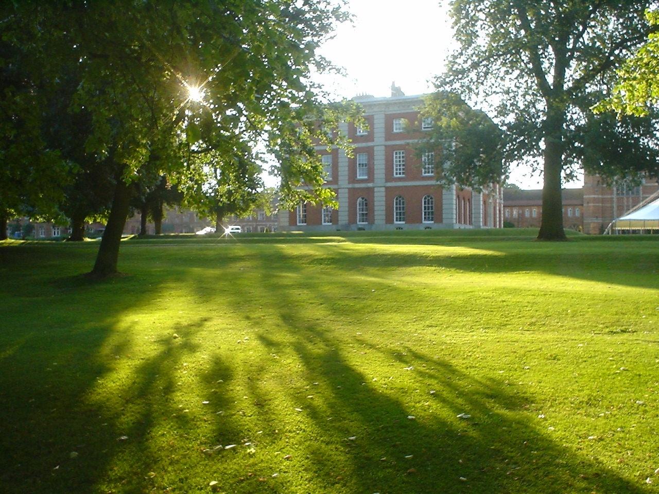 Radley College - вид на территорию и главное здание колледжа